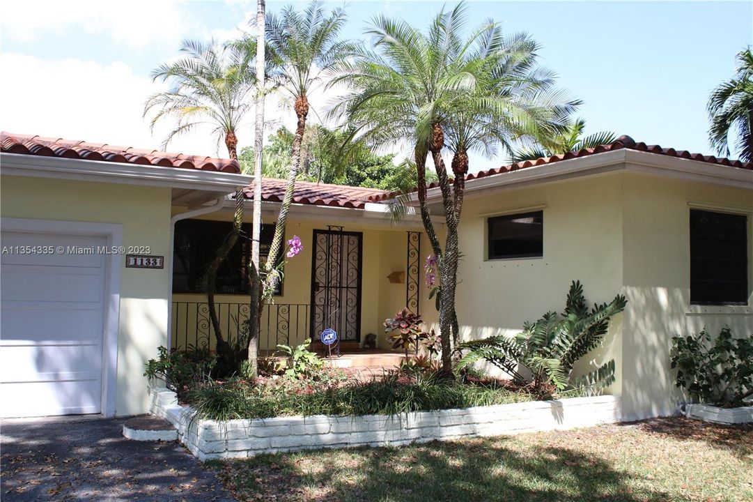 Recently Sold: $1,070,000 (2 beds, 2 baths, 1480 Square Feet)