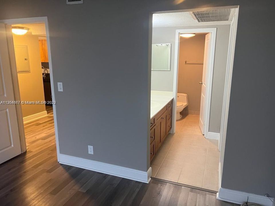 For Rent: $2,350 (1 beds, 1 baths, 769 Square Feet)