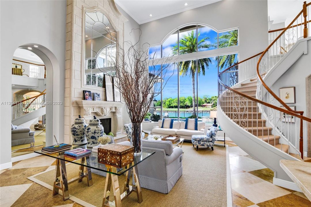 Recently Sold: $4,000,000 (4 beds, 4 baths, 5324 Square Feet)