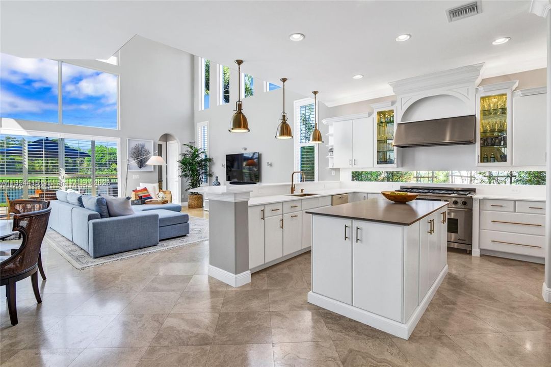 Recently Sold: $4,000,000 (4 beds, 4 baths, 5324 Square Feet)