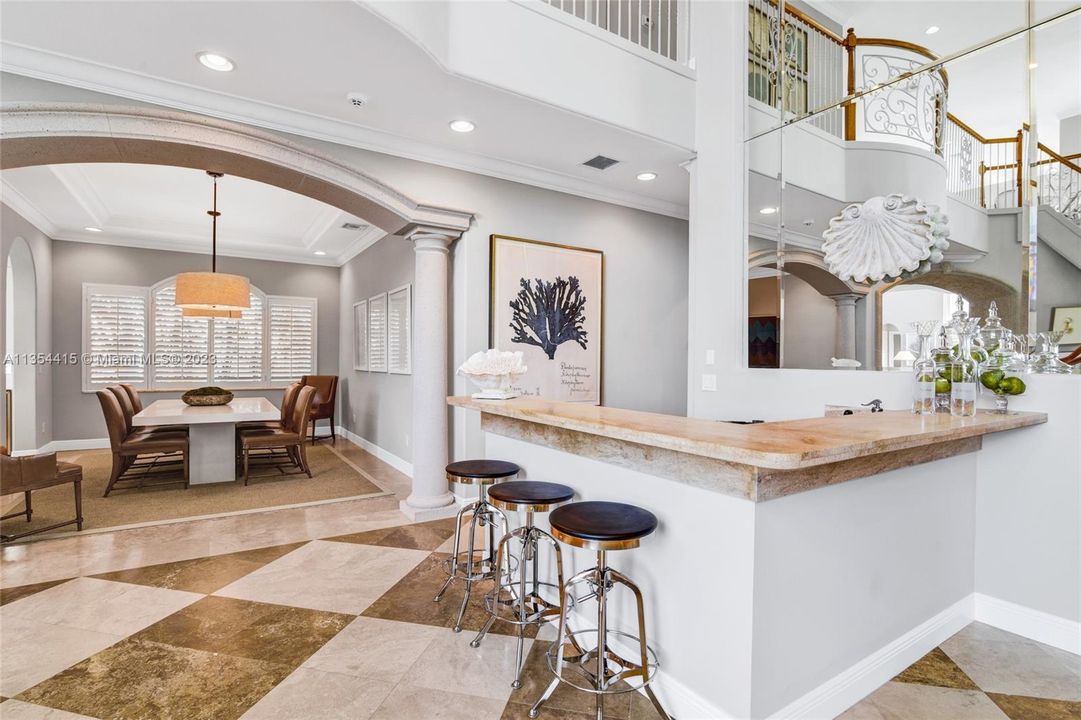 Recently Sold: $4,000,000 (4 beds, 4 baths, 5324 Square Feet)