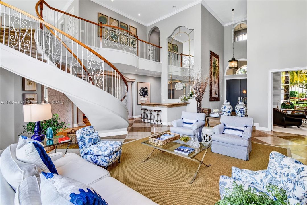 Recently Sold: $4,000,000 (4 beds, 4 baths, 5324 Square Feet)