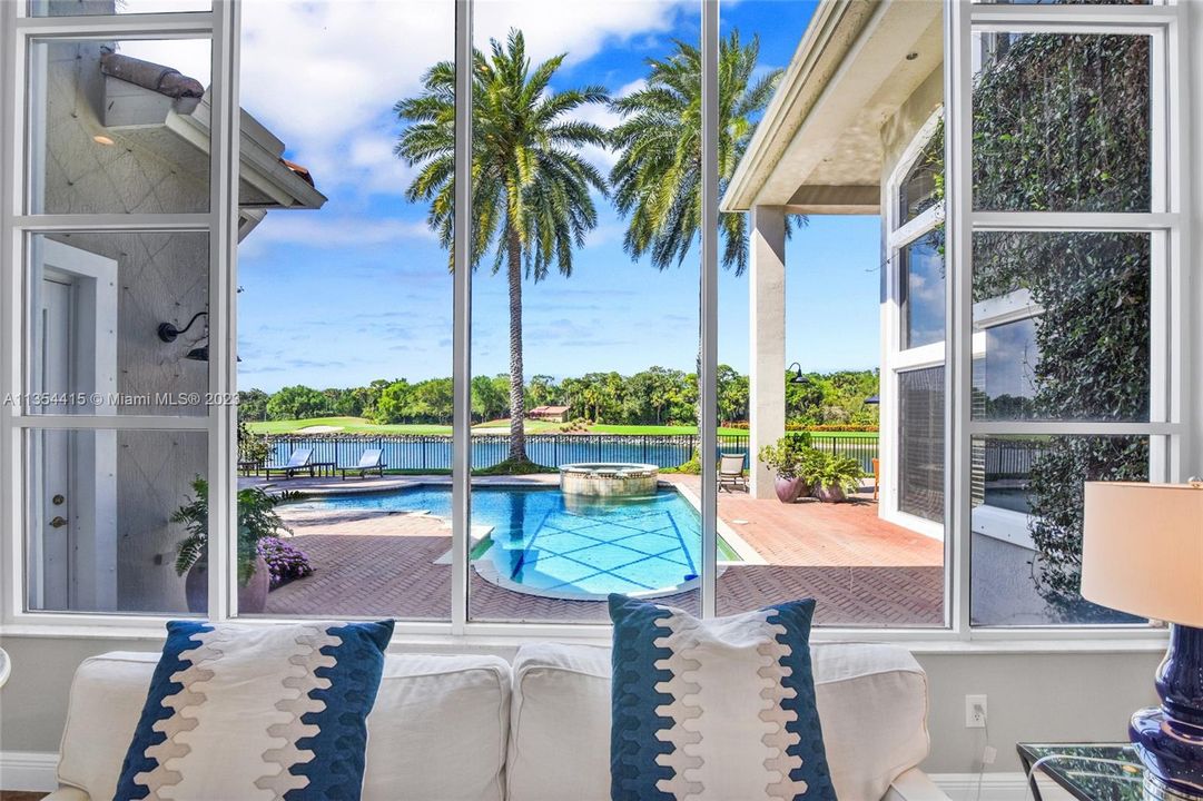 Recently Sold: $4,000,000 (4 beds, 4 baths, 5324 Square Feet)