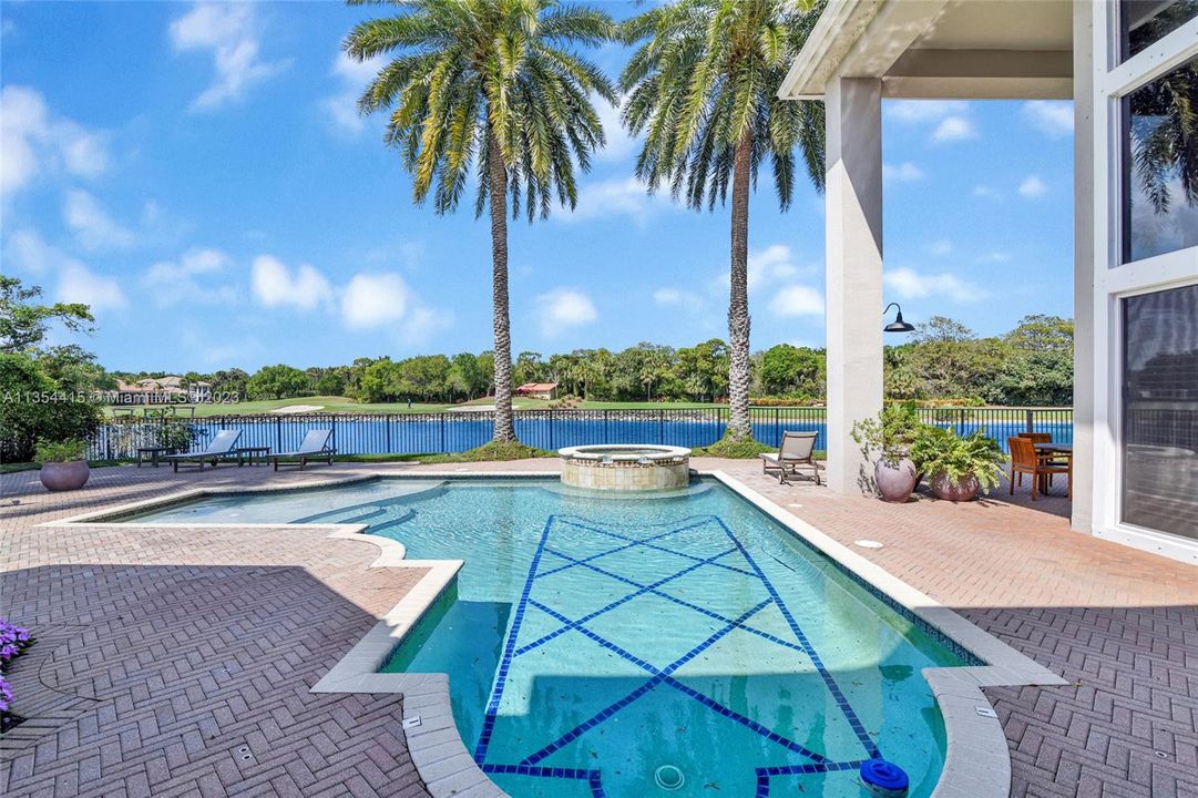 Recently Sold: $4,000,000 (4 beds, 4 baths, 5324 Square Feet)