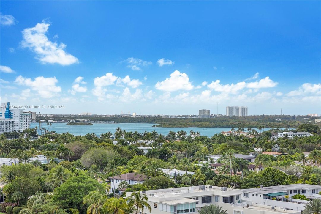 Recently Sold: $2,550,000 (2 beds, 2 baths, 1984 Square Feet)