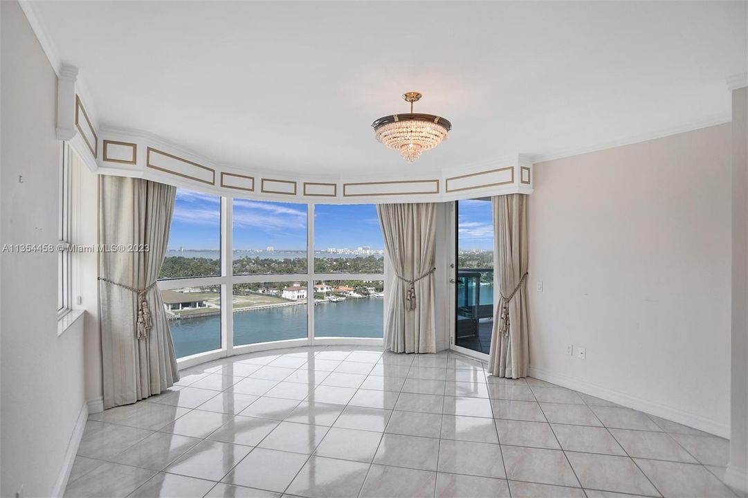 Recently Sold: $1,699,000 (3 beds, 2 baths, 1860 Square Feet)