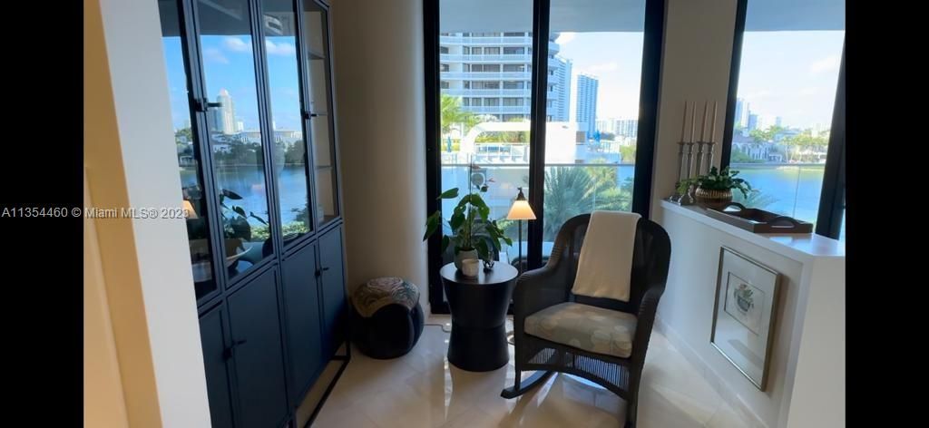 Recently Sold: $1,100,000 (2 beds, 3 baths, 2150 Square Feet)