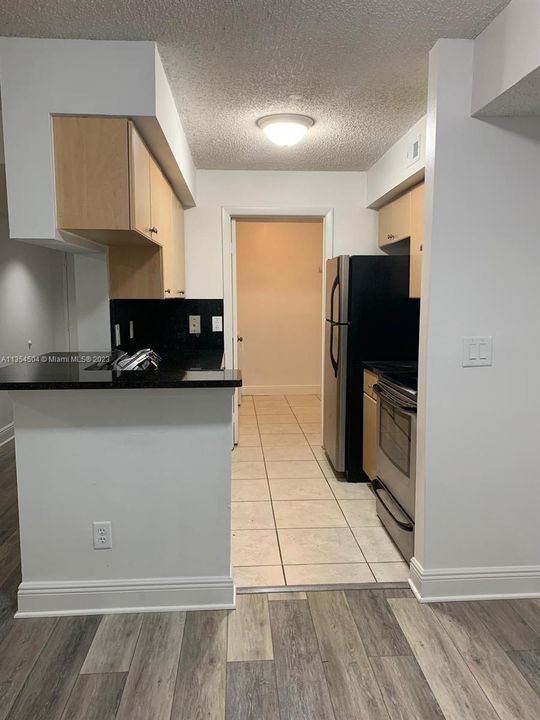 Recently Rented: $1,950 (2 beds, 2 baths, 1033 Square Feet)