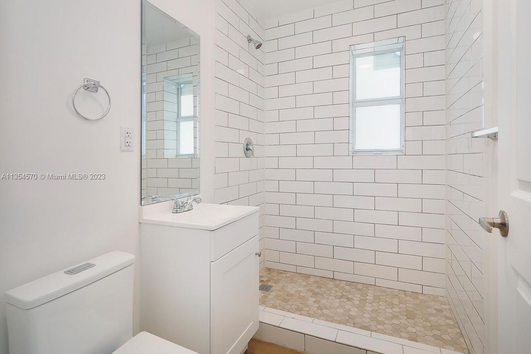 最近售出: $600,000 (3 贝兹, 2 浴室, 1080 平方英尺)