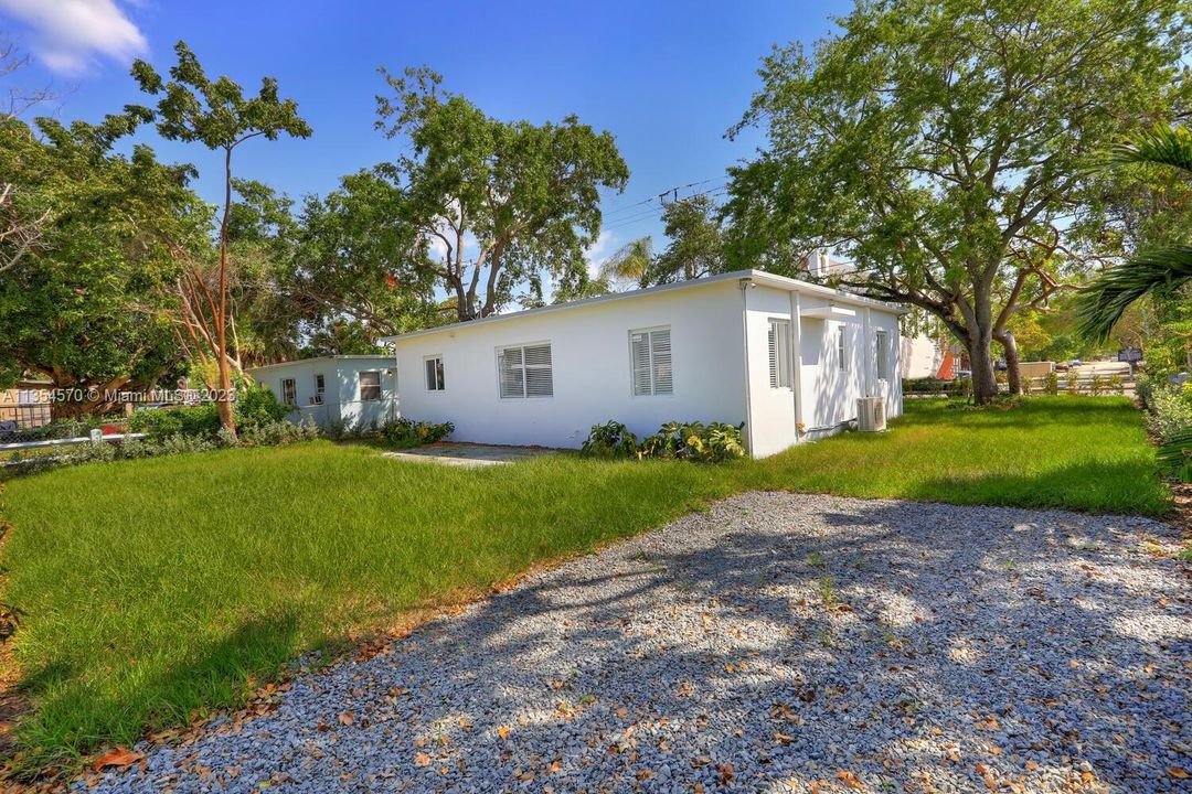 Recently Sold: $600,000 (3 beds, 2 baths, 1080 Square Feet)