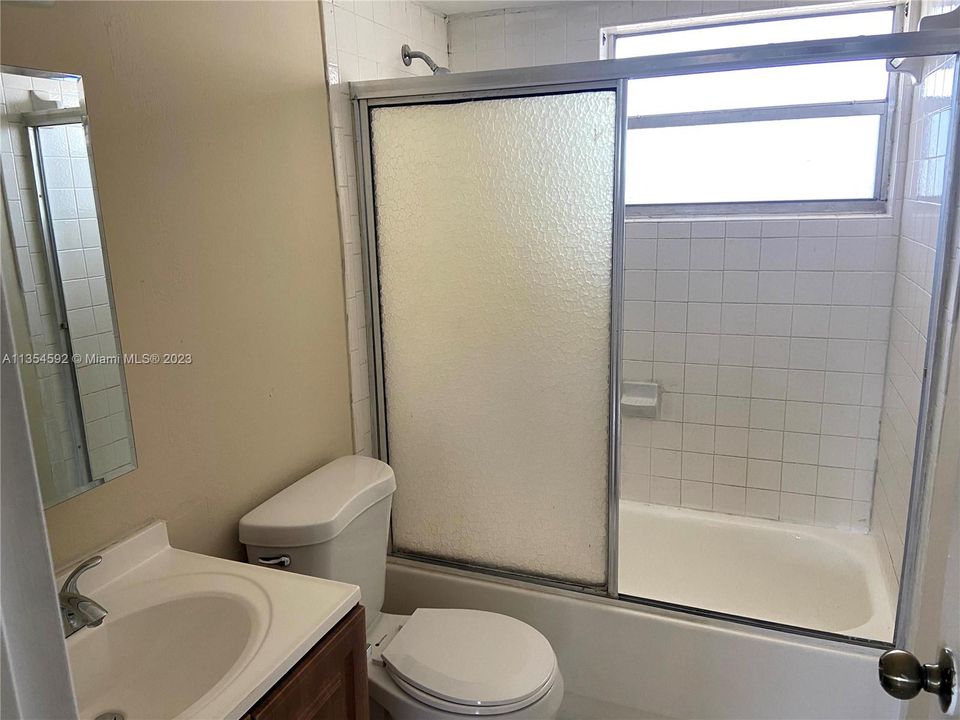Recently Rented: $2,000 (2 beds, 2 baths, 1135 Square Feet)