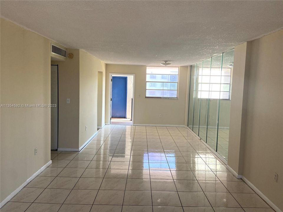 Recently Rented: $2,000 (2 beds, 2 baths, 1135 Square Feet)