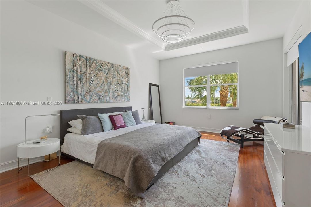 Recently Sold: $599,900 (3 beds, 2 baths, 2450 Square Feet)