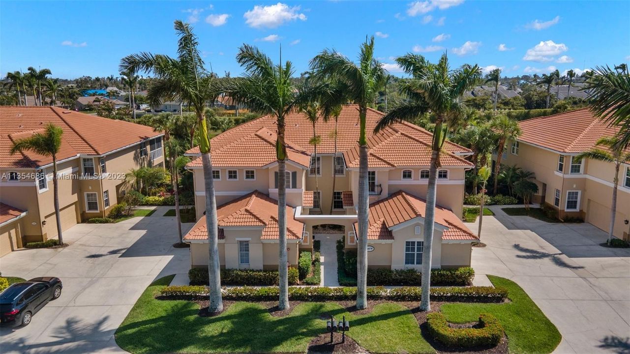 Recently Sold: $599,900 (3 beds, 2 baths, 2450 Square Feet)