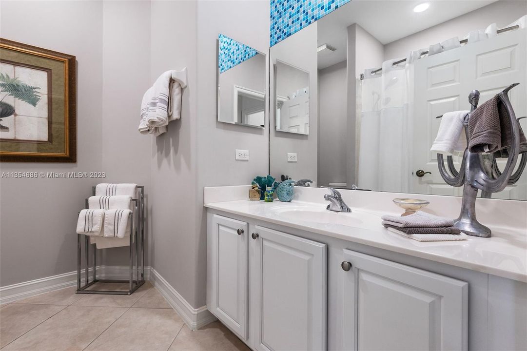 Recently Sold: $599,900 (3 beds, 2 baths, 2450 Square Feet)