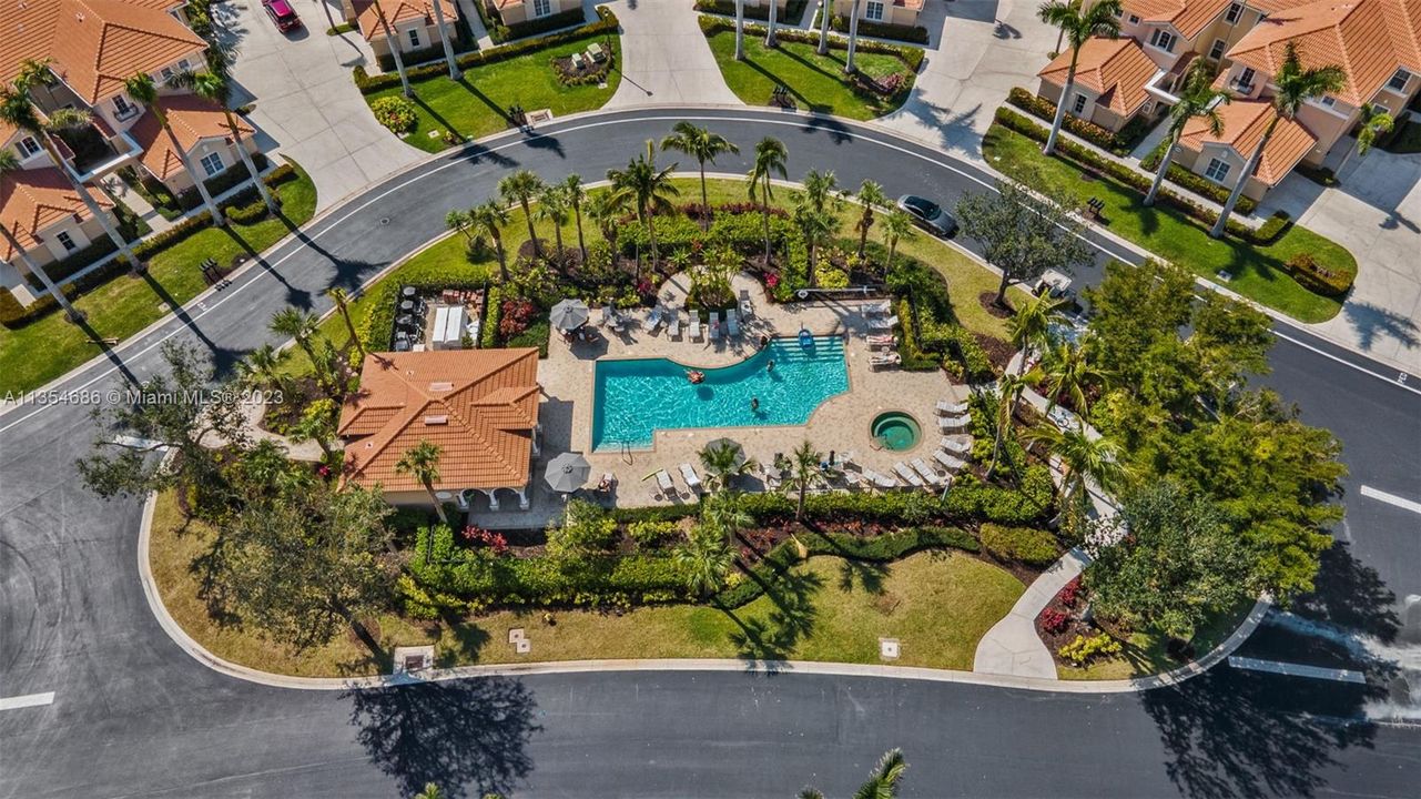 Recently Sold: $599,900 (3 beds, 2 baths, 2450 Square Feet)