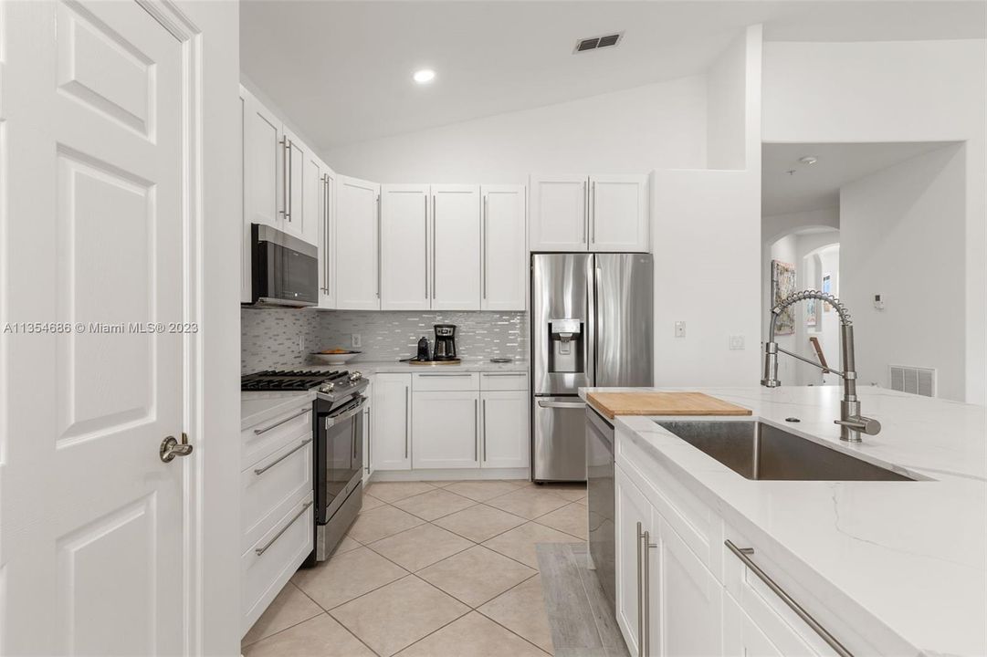 Recently Sold: $599,900 (3 beds, 2 baths, 2450 Square Feet)