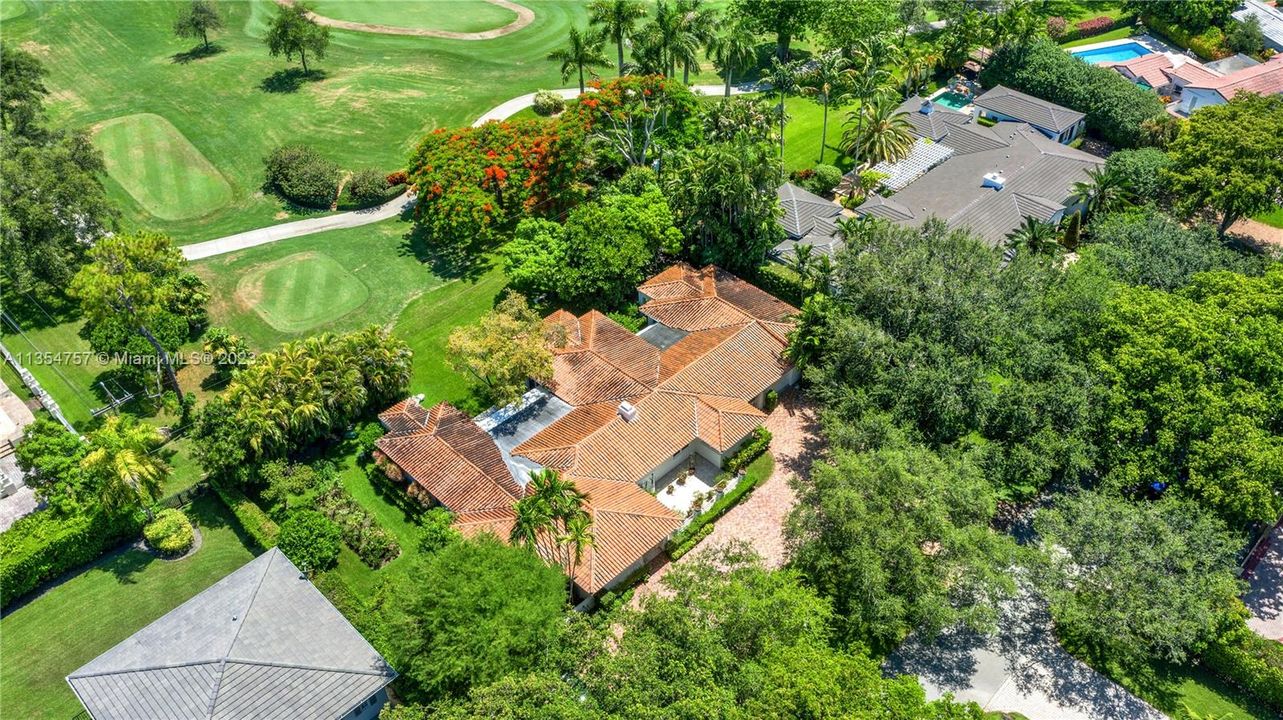 Recently Sold: $3,750,000 (5 beds, 5 baths, 4947 Square Feet)