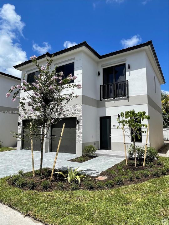 Recently Sold: $1,300,000 (4 beds, 2 baths, 0 Square Feet)