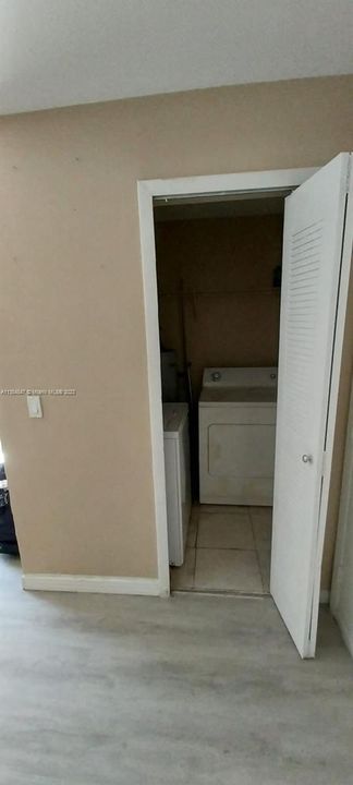 Activo con contrato: $175,000 (2 camas, 2 baños, 1020 Pies cuadrados)