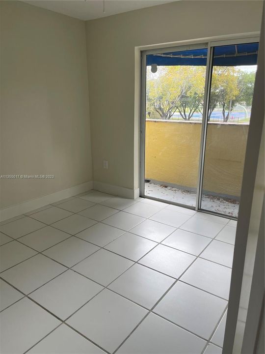 Recently Rented: $3,100 (3 beds, 2 baths, 1246 Square Feet)