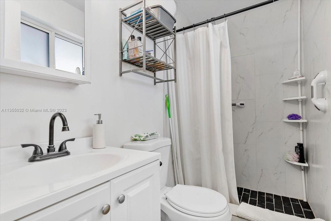 Recently Sold: $550,000 (2 beds, 2 baths, 1268 Square Feet)