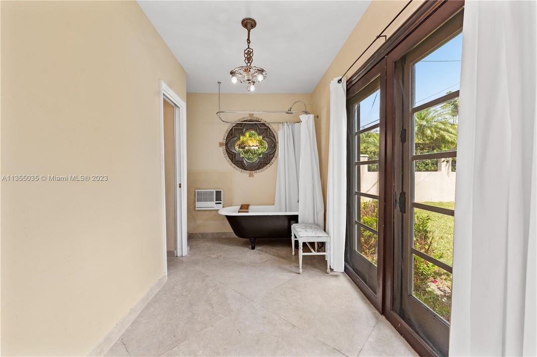 Recently Sold: $1,269,000 (3 beds, 2 baths, 0 Square Feet)