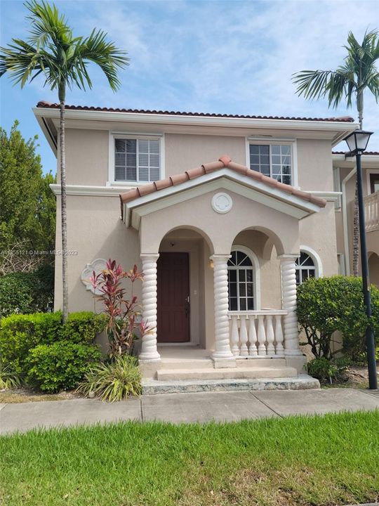 Recently Sold: $370,000 (3 beds, 2 baths, 1850 Square Feet)
