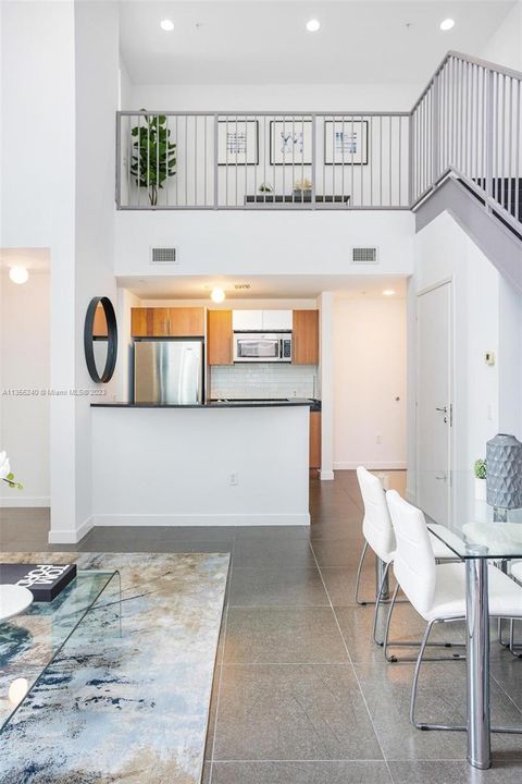 Recently Sold: $625,000 (2 beds, 2 baths, 1213 Square Feet)
