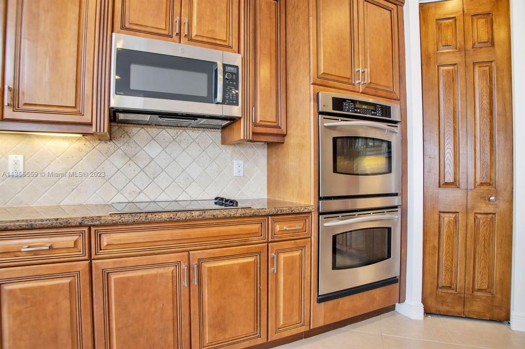 For Rent: $8,400 (5 beds, 5 baths, 3361 Square Feet)