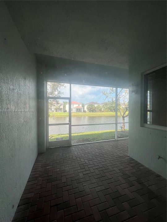 Recently Rented: $2,700 (3 beds, 2 baths, 1651 Square Feet)