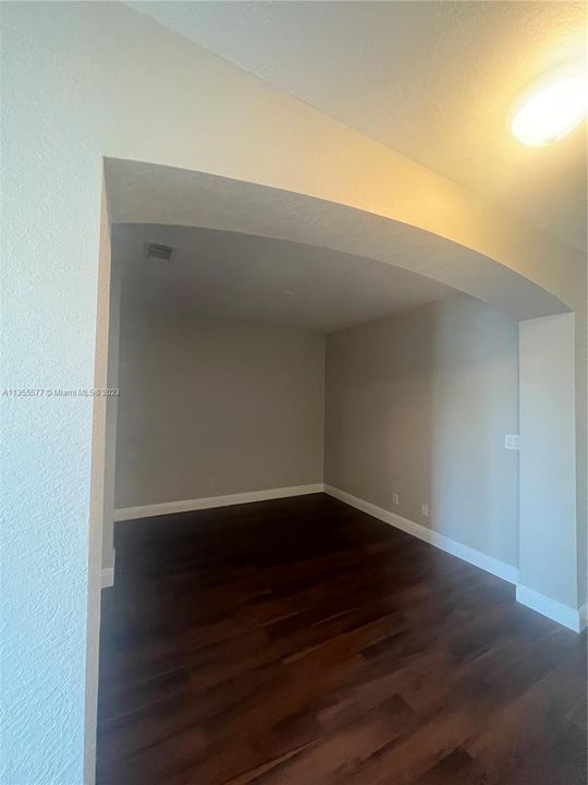 Recently Rented: $2,700 (3 beds, 2 baths, 1651 Square Feet)