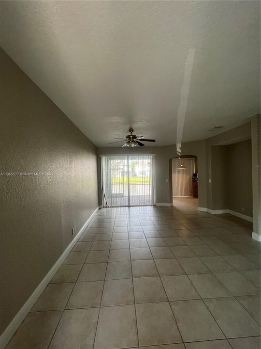 Recently Rented: $2,700 (3 beds, 2 baths, 1651 Square Feet)