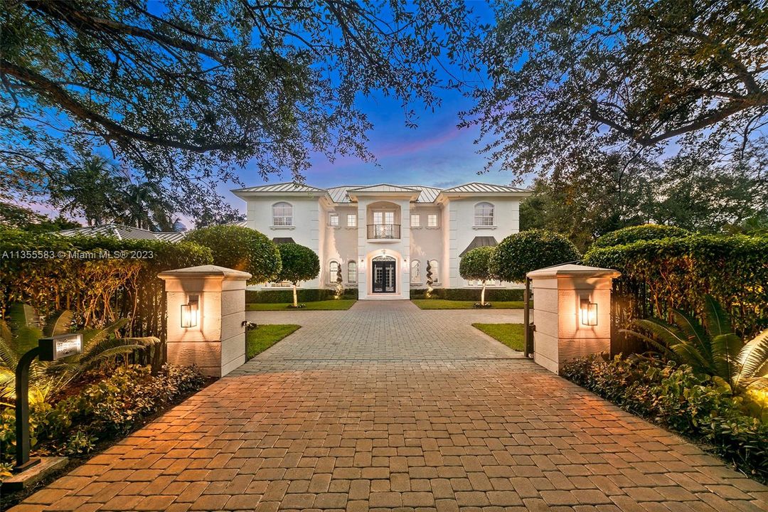 Recently Sold: $5,075,000 (7 beds, 8 baths, 6130 Square Feet)