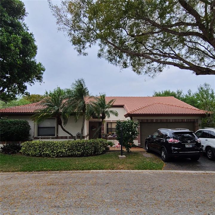 Recently Sold: $529,000 (4 beds, 2 baths, 1796 Square Feet)
