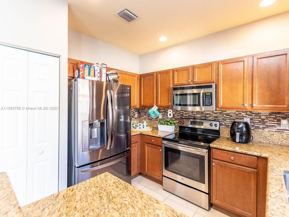 For Sale: $489,999 (3 beds, 2 baths, 1650 Square Feet)