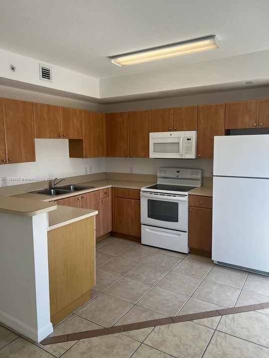 Recently Rented: $2,250 (2 beds, 2 baths, 800 Square Feet)