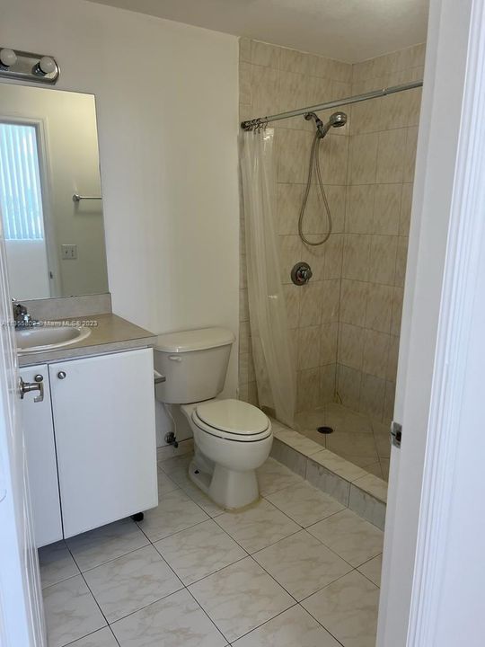 Недавно арендовано: $2,250 (2 спален, 2 ванн, 800 Квадратных фут)