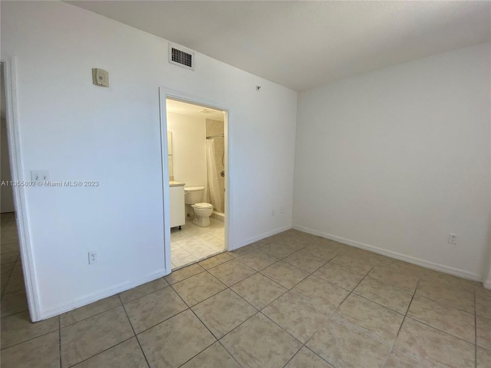 最近租的: $2,250 (2 贝兹, 2 浴室, 800 平方英尺)