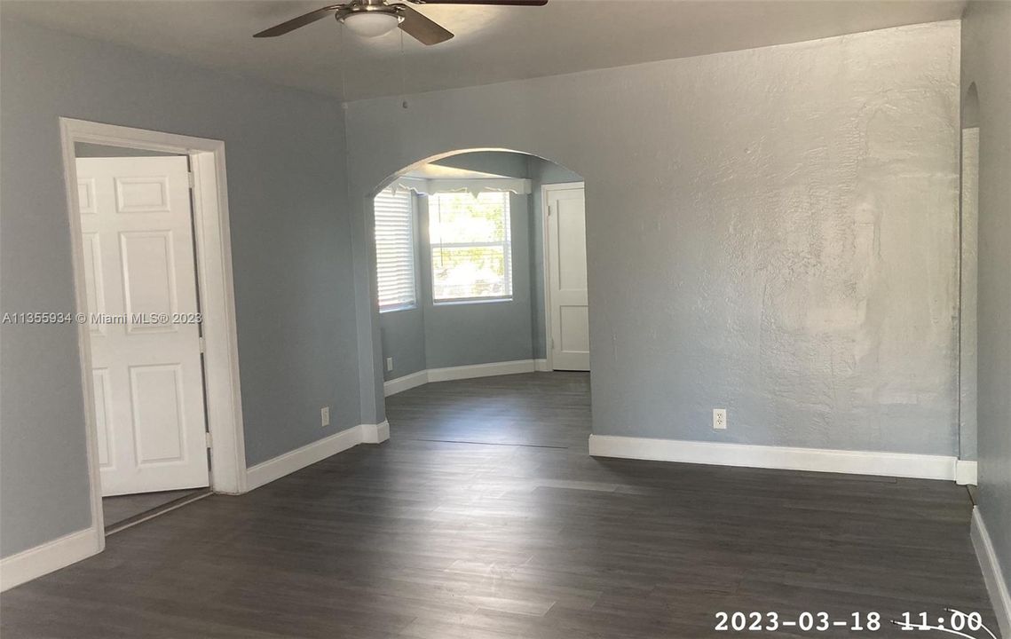 Recently Sold: $369,900 (3 beds, 2 baths, 1212 Square Feet)