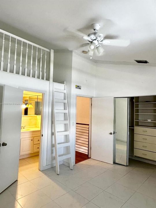 Recently Sold: $675,000 (2 beds, 1 baths, 875 Square Feet)