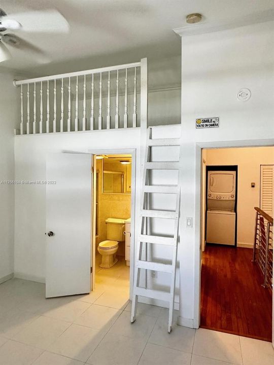 Recently Sold: $675,000 (2 beds, 1 baths, 875 Square Feet)