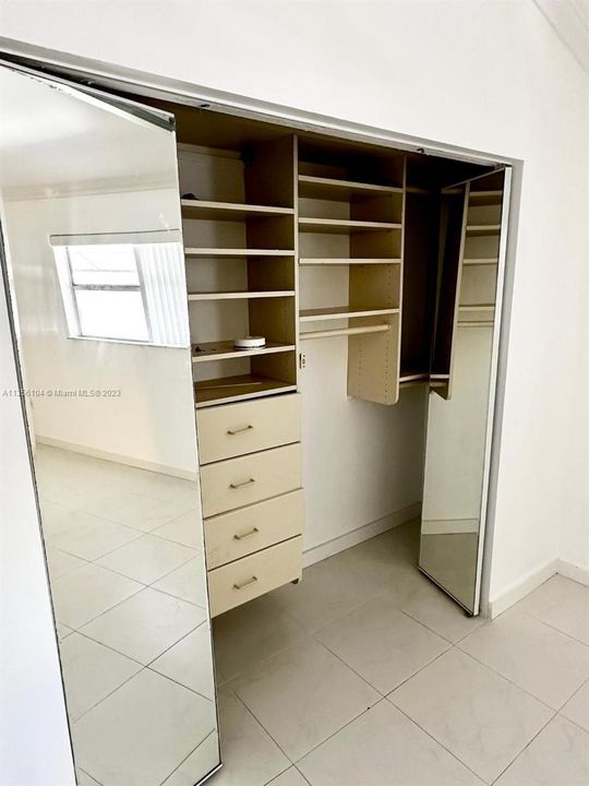 Recently Sold: $675,000 (2 beds, 1 baths, 875 Square Feet)