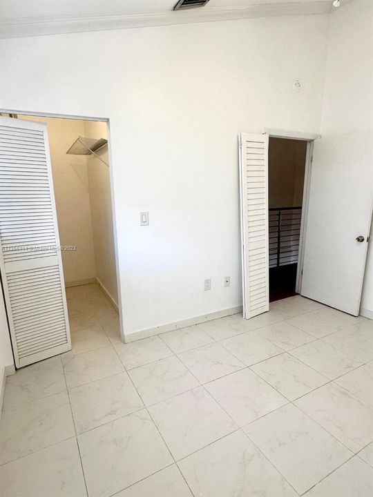 Recently Sold: $675,000 (2 beds, 1 baths, 875 Square Feet)