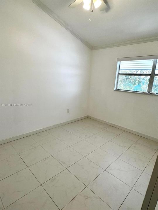 Recently Sold: $675,000 (2 beds, 1 baths, 875 Square Feet)