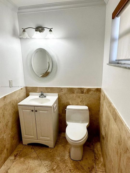 Recently Sold: $675,000 (2 beds, 1 baths, 875 Square Feet)