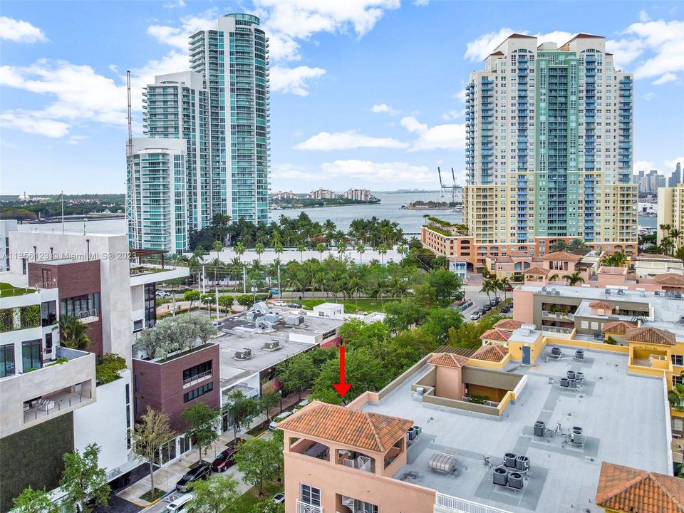 Recently Sold: $1,390,000 (2 beds, 2 baths, 1300 Square Feet)