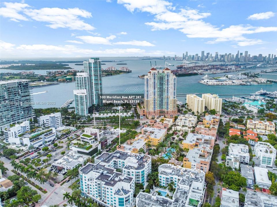 Recently Sold: $1,390,000 (2 beds, 2 baths, 1300 Square Feet)