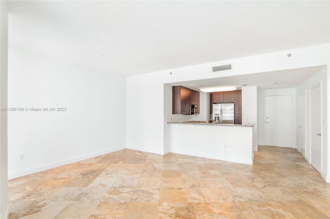 Recently Sold: $630,000 (1 beds, 1 baths, 881 Square Feet)