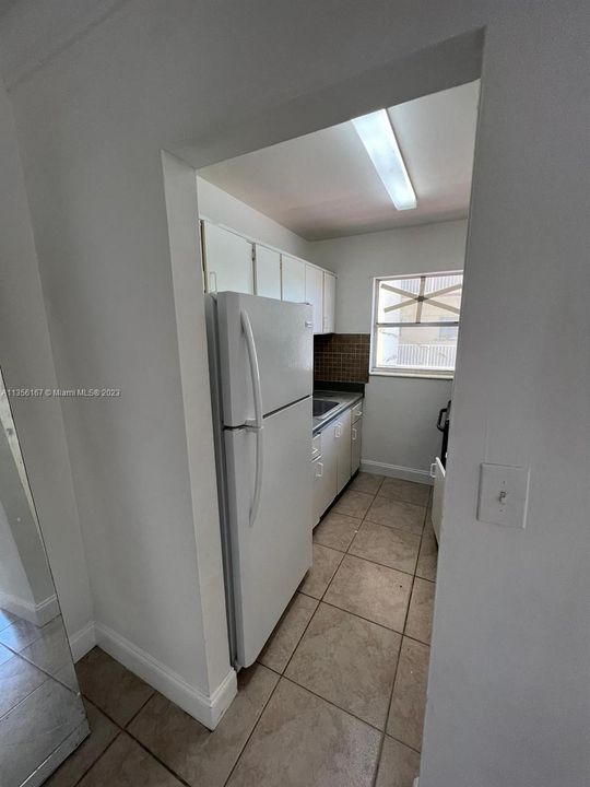 Recently Sold: $198,700 (1 beds, 1 baths, 640 Square Feet)